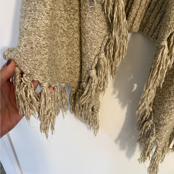 Kenzie Women’s open fringe sweater vest tan size Small - Picture 7 of 12